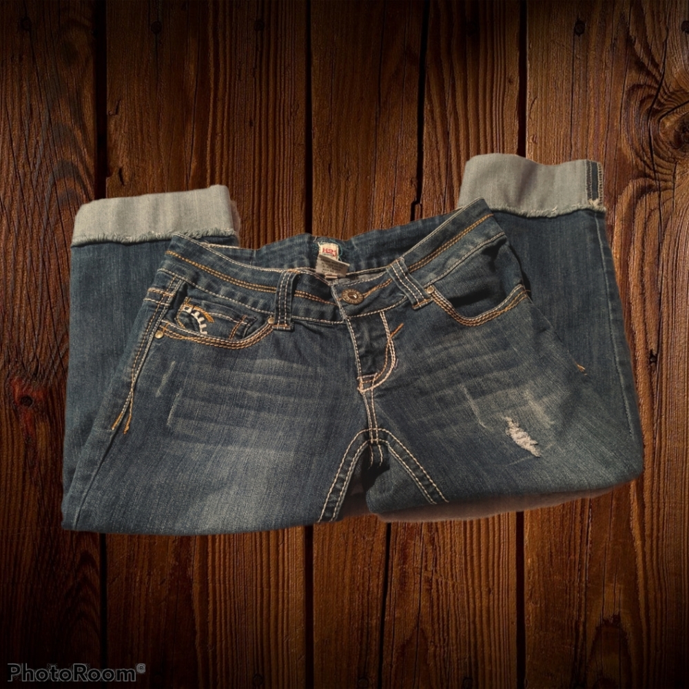 H2J jeans size 5/6 capris.